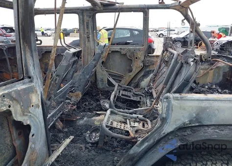 2013 Jeep Wrangler Unlimited Sport z USA, uszkodzony, nr VIN 1C4HJWDG7DL676590